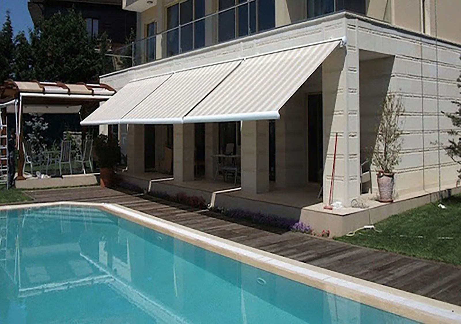 Paşaköy mafsallı tente uygulaması – Salimoğulları Tente
