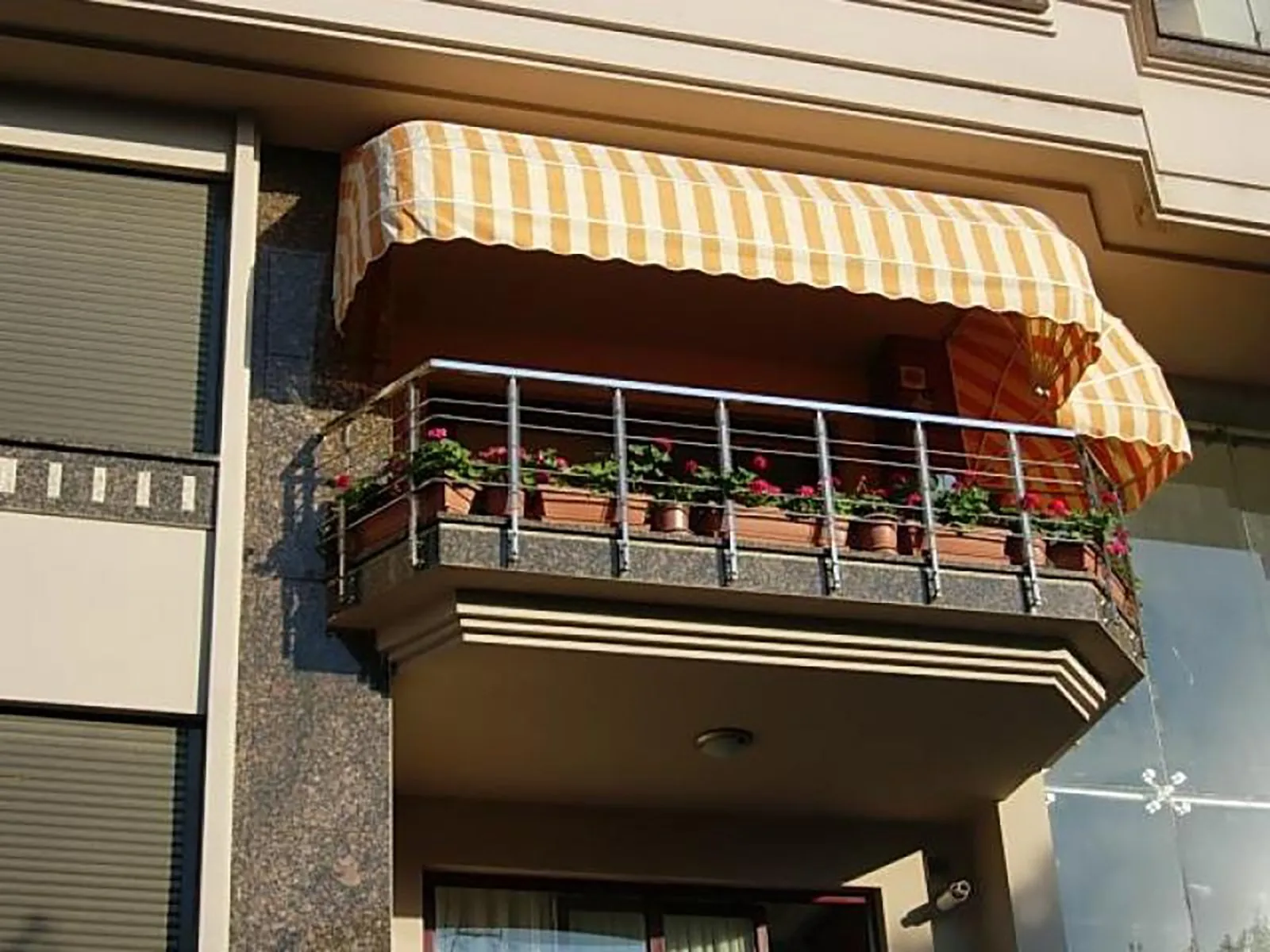 Yenişehir körüklü tente uygulaması – Salimoğulları Tente